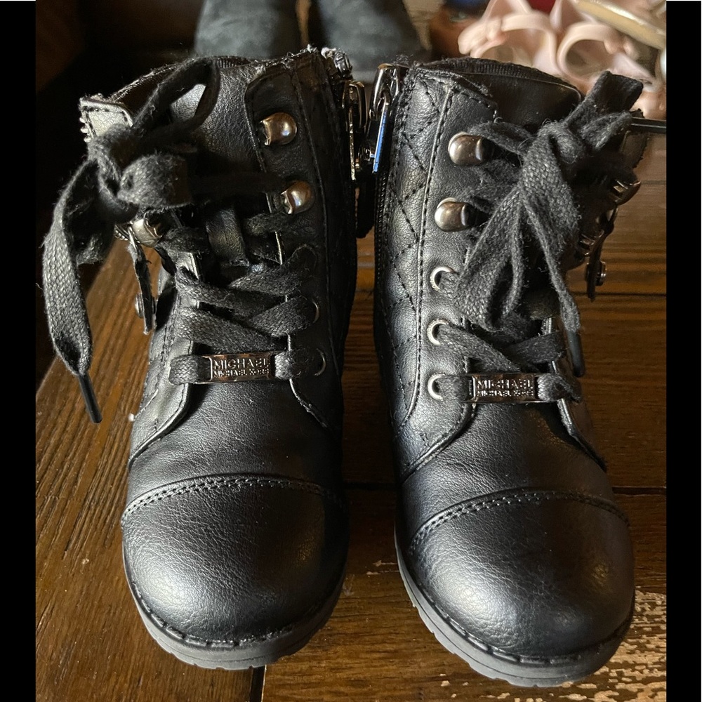 Toddler MK Boots size 8